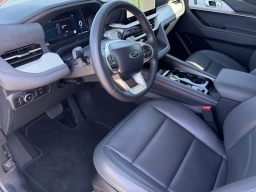 Ford Explorer Active RWD 2025