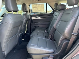 Ford Explorer Active RWD 2025