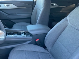 Ford Explorer Active w/100A Pkg RWD 2026