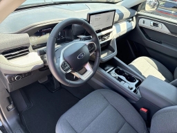 Ford Explorer Active RWD 2025