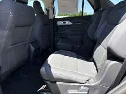 Ford Explorer Active RWD 2025