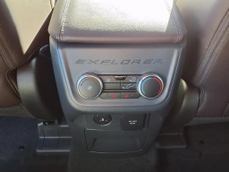 Ford Explorer Platinum RWD 2026