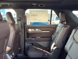 Ford Explorer Platinum RWD 2026