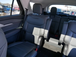 Ford Explorer Active w/200A Pkg 4WD 2026