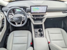 Ford Explorer Active w/200A Pkg 4WD 2026