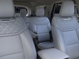 Ford Explorer Platinum 4WD 2026