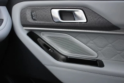 Ford Explorer Platinum 4WD 2026