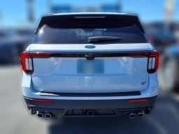 Ford Explorer ST RWD 2026