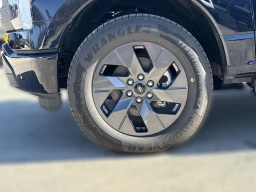 Ford F-150 Lightning Flash 4WD SuperCrew 5.5' Box 2025