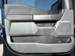 Ford F-150 Lightning Flash 4WD SuperCrew 5.5' Box 2025