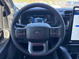 Ford F-150 Lightning Flash 4WD SuperCrew 5.5' Box 2025