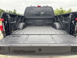 Ford F-150 Lightning Flash 4WD SuperCrew 5.5' Box 2025