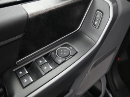 Ford F-150 Lightning Flash 4WD SuperCrew 5.5' Box 2025