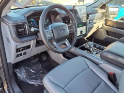 Ford F-150 Lightning Flash 4WD SuperCrew 5.5' Box 2025