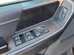 Ford F-150 Lightning Flash 4WD SuperCrew 5.5' Box 2025