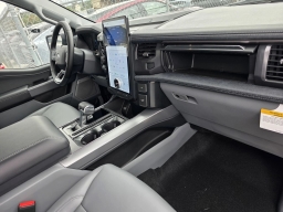 Ford F-150 Lightning Flash 4WD SuperCrew 5.5' Box 2025