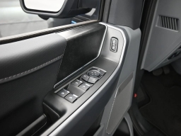 Ford F-150 Lightning Flash 4WD SuperCrew 5.5' Box 2025