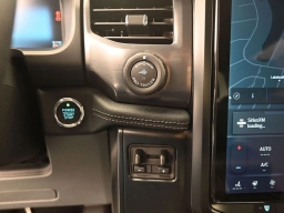 Ford F-150 Lightning Flash 4WD SuperCrew 5.5' Box 2025