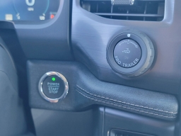 Ford F-150 Lightning Flash 4WD SuperCrew 5.5' Box 2025