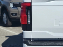 Ford F-150 Lightning Flash 4WD SuperCrew 5.5' Box 2025