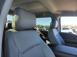 Ford F-150 Lightning Flash 4WD SuperCrew 5.5' Box 2025