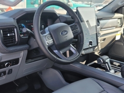 Ford F-150 Lightning Flash 4WD SuperCrew 5.5' Box 2025