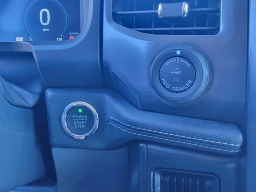 Ford F-150 Lightning Flash 4WD SuperCrew 5.5' Box 2025