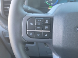 Ford F-150 Lightning Flash 4WD SuperCrew 5.5' Box 2025