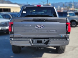 Ford F-150 Lightning Flash 4WD SuperCrew 5.5' Box 2025