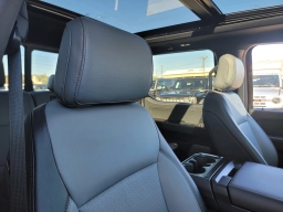 Ford F-150 Lightning LARIAT 4WD SuperCrew 5.5' Box 2025