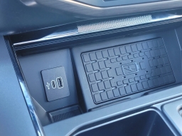 Ford F-150 Lightning LARIAT 4WD SuperCrew 5.5' Box 2025