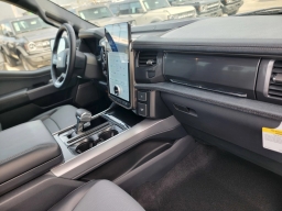 Ford F-150 Lightning LARIAT 4WD SuperCrew 5.5' Box 2025