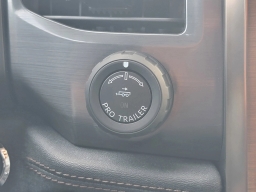 Ford F-150 Lightning LARIAT 4WD SuperCrew 5.5' Box 2025