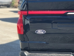 Ford F-150 Lightning LARIAT 4WD SuperCrew 5.5' Box 2025