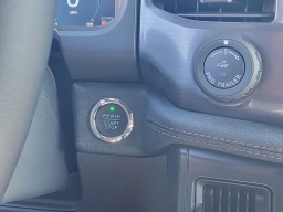 Ford F-150 Lightning LARIAT 4WD SuperCrew 5.5' Box 2025