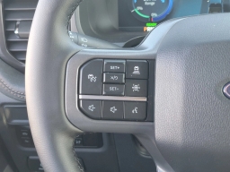 Ford F-150 Lightning LARIAT 4WD SuperCrew 5.5' Box 2025