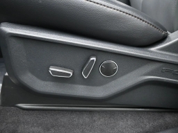 Ford F-150 Lightning LARIAT 4WD SuperCrew 5.5' Box 2025