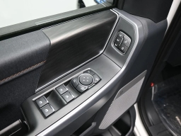 Ford F-150 Lightning LARIAT 4WD SuperCrew 5.5' Box 2025