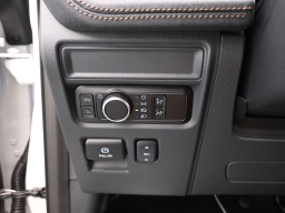 Ford F-150 Lightning LARIAT 4WD SuperCrew 5.5' Box 2025