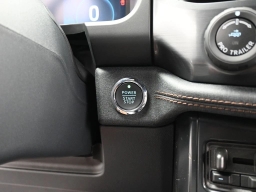 Ford F-150 Lightning LARIAT 4WD SuperCrew 5.5' Box 2025