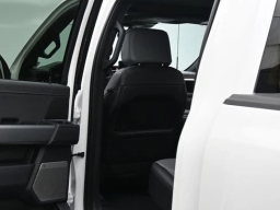 Ford F-150 Lightning LARIAT 4WD SuperCrew 5.5' Box 2025