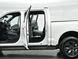 Ford F-150 Lightning LARIAT 4WD SuperCrew 5.5' Box 2025