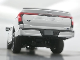 Ford F-150 Lightning LARIAT 4WD SuperCrew 5.5' Box 2025