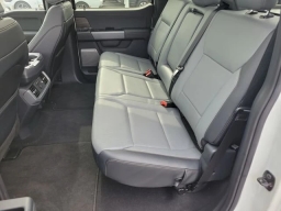 Ford F-150 Lightning LARIAT 4WD SuperCrew 5.5' Box 2025