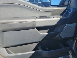 Ford F-150 Lightning LARIAT 4WD SuperCrew 5.5' Box 2025