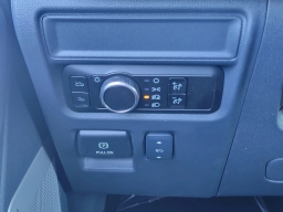 Ford F-150 Lightning LARIAT 4WD SuperCrew 5.5' Box 2025