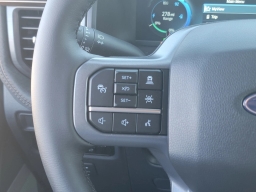 Ford F-150 Lightning LARIAT 4WD SuperCrew 5.5' Box 2025