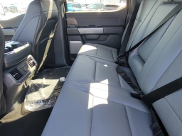 Ford F-150 Lightning LARIAT 4WD SuperCrew 5.5' Box 2025