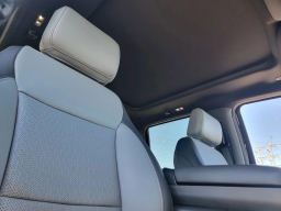 Ford F-150 Lightning LARIAT 4WD SuperCrew 5.5' Box 2025