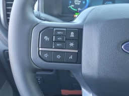 Ford F-150 Lightning LARIAT 4WD SuperCrew 5.5' Box 2025